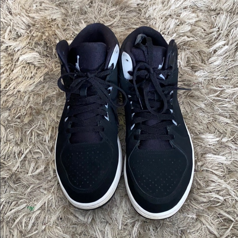 Men’s Jordan sneakers